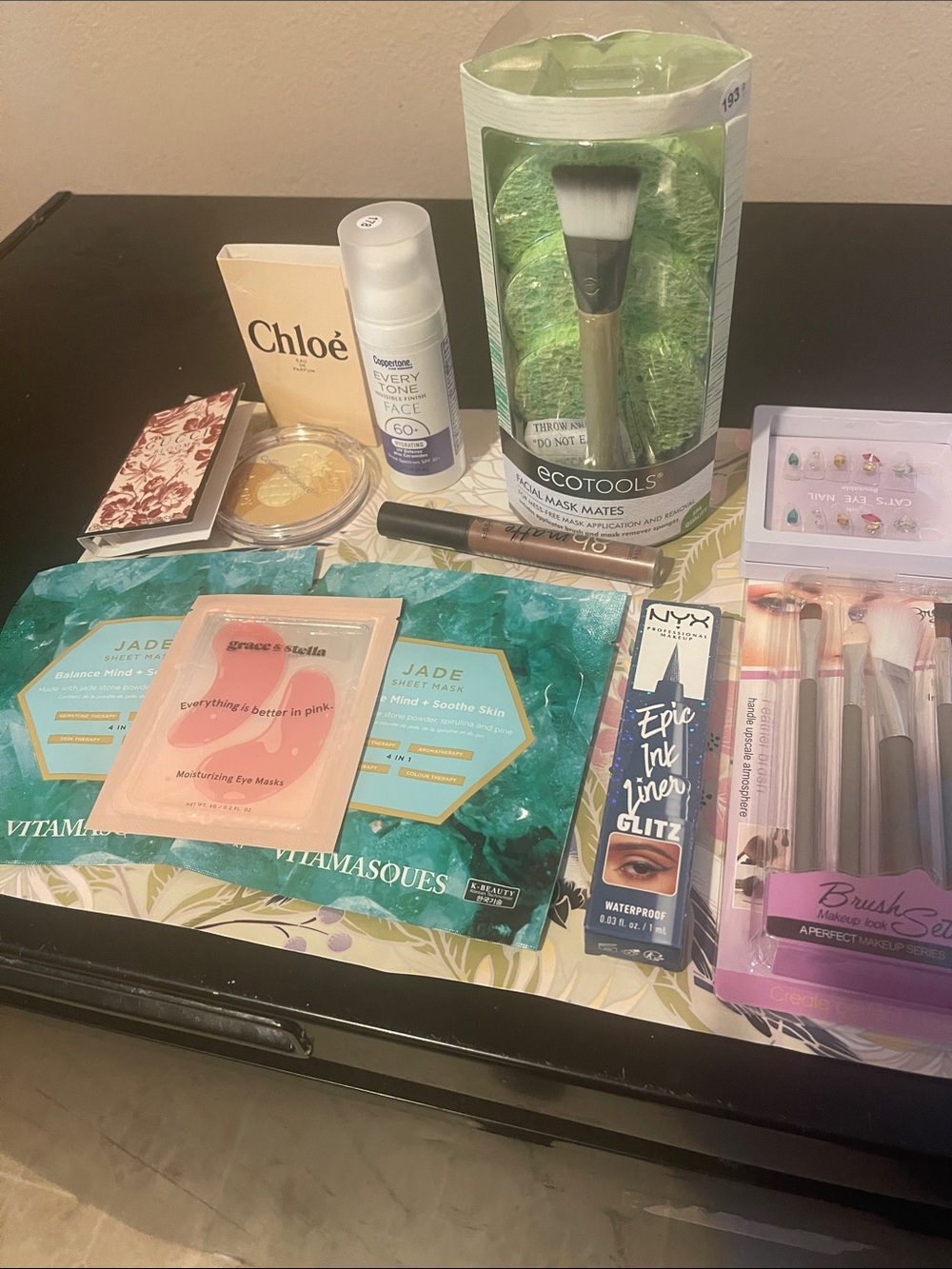 ecotools Green Gucci sample Facial Mask Brush with Travel Case